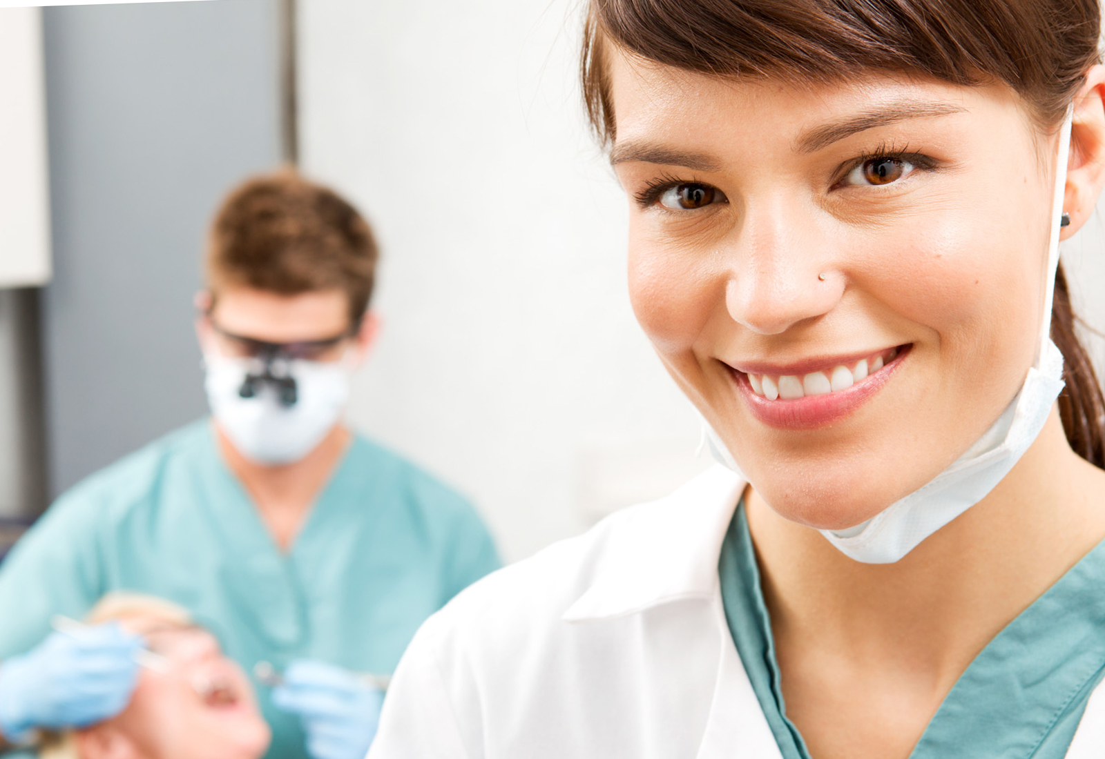 The Benefits of Using Dental Implants to Replace Missing Teeth